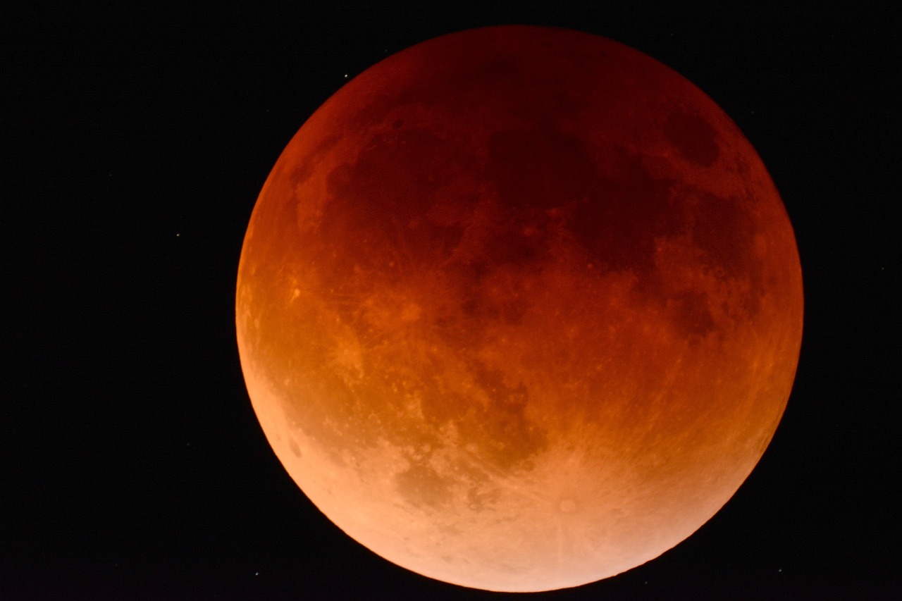 blood moon total lunar eclipse in Pakistan today