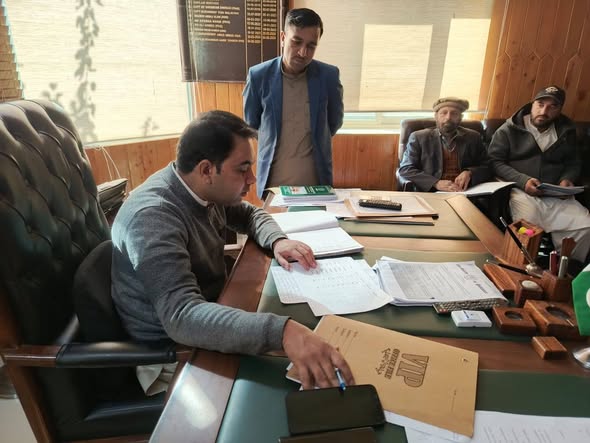 Assistant Commissioner Danyore Captain (R) Muhammad Amir Tahseen chairs a meeting on the National Polio Vaccination Campaign planning in Danyore.